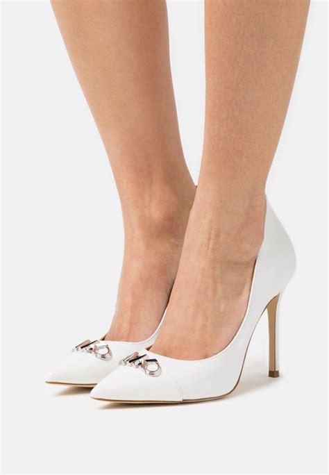 michael kors pumps 35